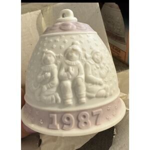 Vintage Collectible LLardo Porcelain 1987 Christmas Bell